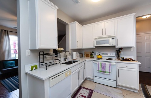 Huntersville House | 3 Bdrm House Across Birkdale Village & Lake Norman