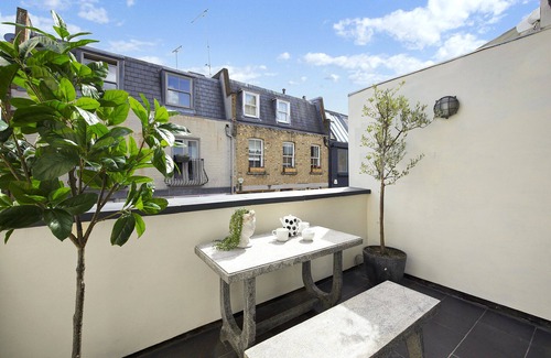 St. Helen's House | 3 Bdrm Notting Hill Mews House - 2 Balconies