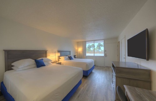 Fort Walton Beach Hotel | 3 Beachy Rooms w/Outdoor Swimming Pool, Perfect for a Family Vacation