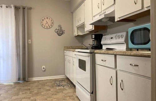 Columbus House | 3 bed 1.5 bath Central location 11 min to base.