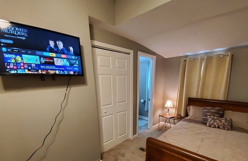 Capital View House | 3 Bed 1.5 Bath Home - Minutes from Hospitals!
