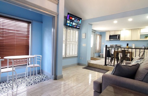 Rehoboth Beach Apartment | 3 bed 1 bath apartment "unit 2" Located in Lewes