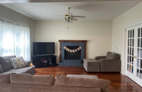 Oshkosh House | 3 bed, 2.5 bath home in the heart of Oshkosh available for EAA week!