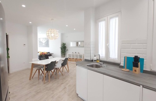 Ensanche Centro Apartment | 3-bed, 2-bath apartment, equipped kitchen, central Malaga
