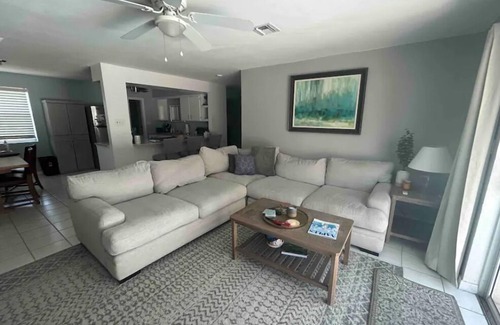 Cypress Lake House | 3 bed 2 bath, Heated Private POOL, Ft Myers near Cape Coral Bridge