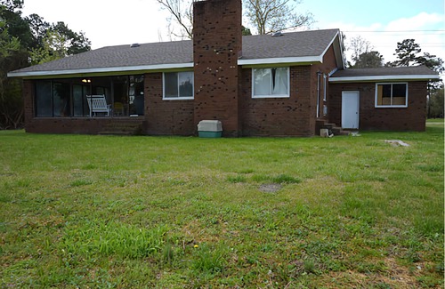 Beaufort House | 3 bed 2 bath Home 11 miles from Atlantic Ocean