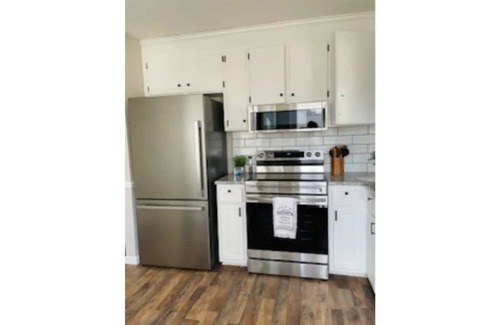 Clayton House | 3 bed 2 bath home in downtown Clayton