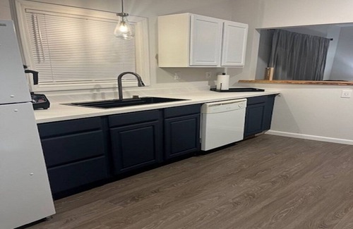 Kingsport House | 3-bed, 2-bath home in Kingsport, TN, near major employers & modern conveniences.