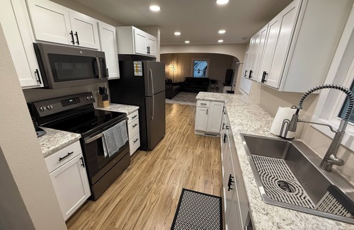 Sioux Falls House | 3 bed 2 bath modern style home! Walk to Avera and close to Downtown.