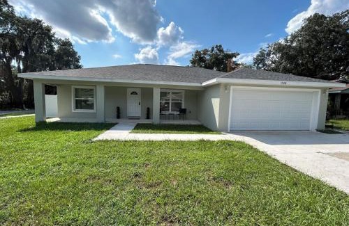 Eustis House | 3 Bed 2 Bath Sleeps 6 Pool Retreat in Eustis, FL!