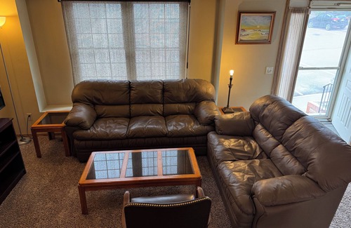 Briargate House | 3 Bed 2 Bath Townhouse In A Great School District.