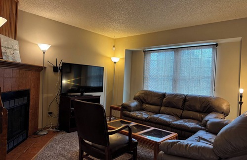 Briargate House | 3 Bed 2 Bath Townhouse In A Great School District.