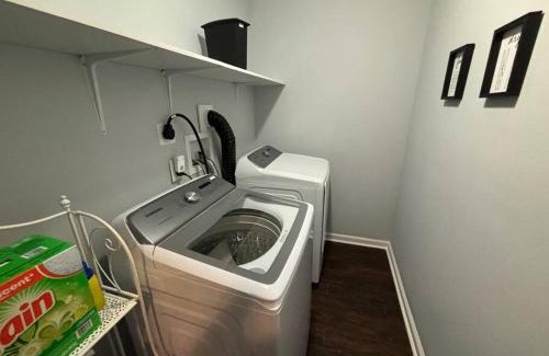 Gainesville Apartment | 3 bed 3 bath home Dtown Gainesville
