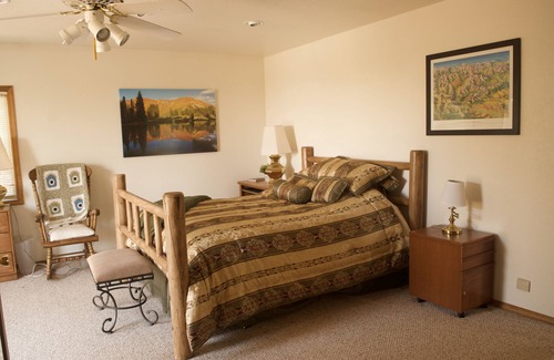 Loghill Village House | 3 bed, 3 bath house in Divide Ranch Golf Course Community with Sneffels Views