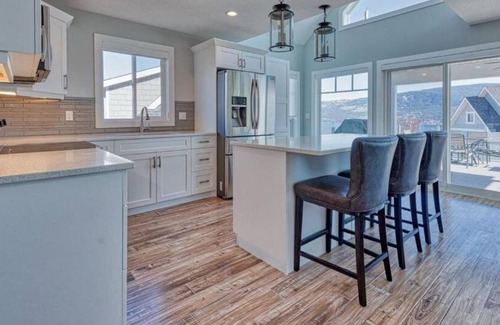 Central Okanagan Cottage | 3 Bed, 3 Bath La Casa, Beautiful View, Huge Patio,