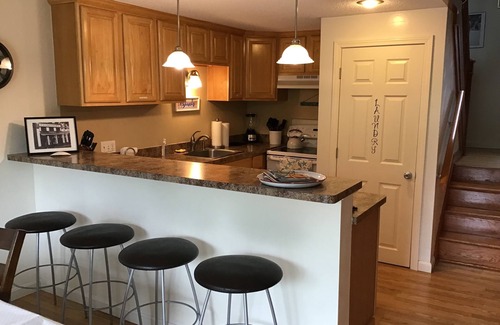 Hyannis House | 3 bed, 3 bath, Resort Living, Private & Public Beach, Pool, +