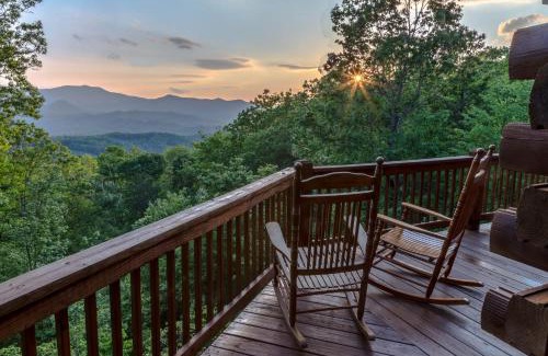 Whittier House | 3 Bed 3 Bath Vacation home in Whittier