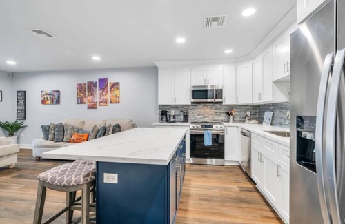 Metairie Condo | 3 Bed/3 Bath with King Bed 15 min to Downtown New Orleans