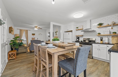 Buford House | 3-Bed Boho Retreat with Fireplace, Smart TVs, and Grill