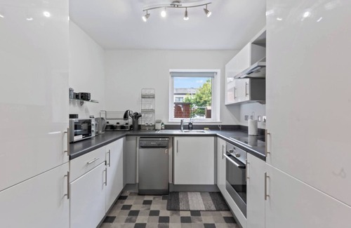 The Westside House | 3-Bed Elegant House Near Museums, Bullring & Parks