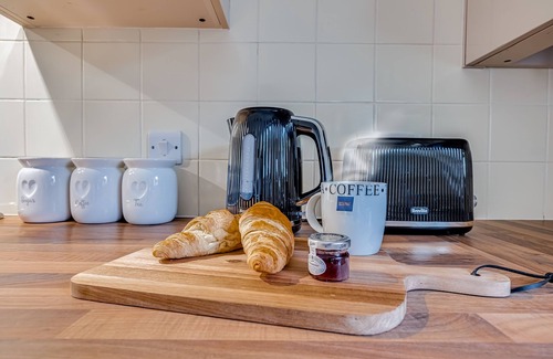 Bedford House | 3 Bed Home | Business | Leisure | Free Parking