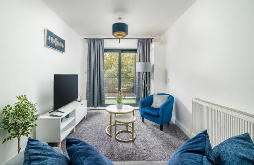 Canning Town Apartment | 3 bed home by Canning Town station