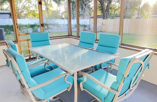 Lake Magdalene House | 3-bed home near BuschGarden, USF, RJ Stadium, Zoo, Aquarium, beach, trails