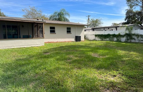 Lake Magdalene House | 3-bed home near BuschGarden, USF, RJ Stadium, Zoo, Aquarium, beach, trails
