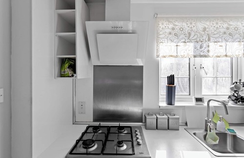 Newham House | 3 Bed Home w/2 Bathrooms &free parking Sleeps 6