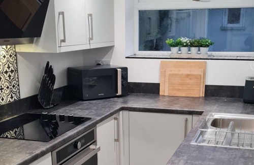 Lincoln House | 3 Bed House, Lincoln - Contractors, Discounts, Free Parking, SMART TV, WIFI