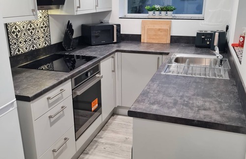 Lincoln House | 3 Bed House, Lincoln - Contractors, Discounts, Free Parking, SMART TV, WIFI