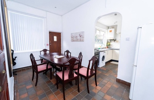 Thorpe Satchville House | 3 Bed House - Sleeps 11 - Pets - Wifi