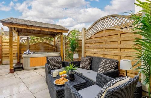 Great Ayton House | 3 Bed House With Hot Tub Great Ayton - TOP Terrace