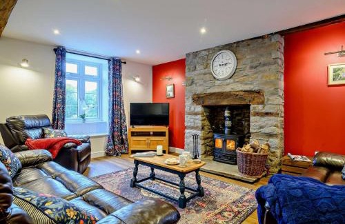 Llanfihangel Tal-y-llyn House | 3 Bed in Brecon 93680