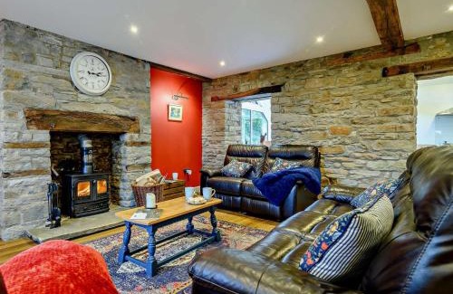 Llanfihangel Tal-y-llyn House | 3 Bed in Brecon 93680