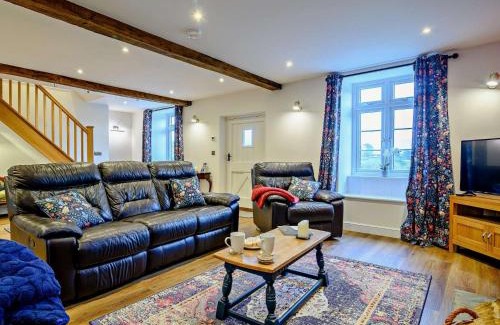 Llanfihangel Tal-y-llyn House | 3 Bed in Brecon 93680