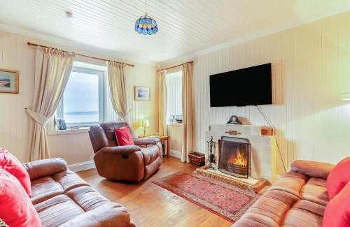 Beinn Orasaigh House | 3 Bed in Carbost oc-b32442