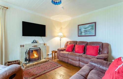 Beinn Orasaigh House | 3 Bed in Carbost oc-b32442
