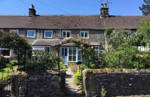 Great Hucklow House | 3 Bed in Great Hucklow 77715