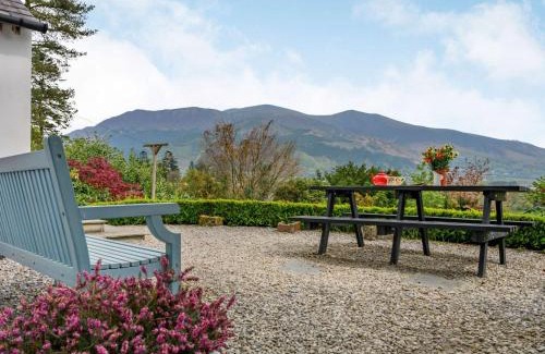 Thornthwaite House | 3 Bed in Thornthwaite SZ080