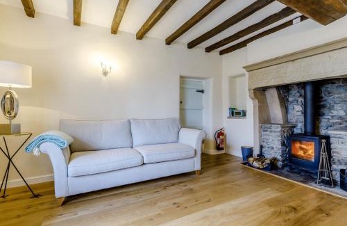 Newton Grange House | 3 Bed in Wetton 79554