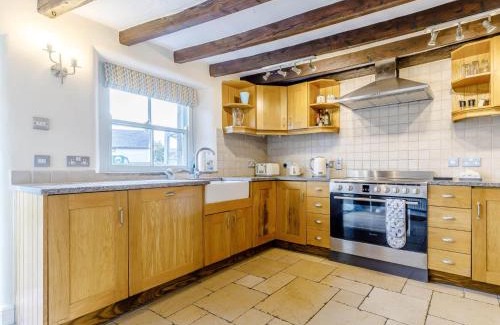 Newton Grange House | 3 Bed in Wetton 79554