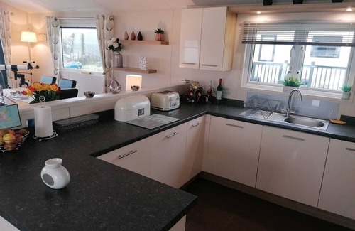 Eyemouth Cabin | 3-Bed Lodge with SeaView-Fireplace-Garden-FreeP