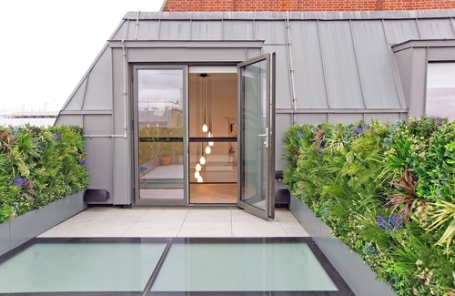 Soho Apartment | 3-bed Rooftop Penthouse