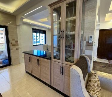 Amman Apartment | 3 bed rooms apartment - 3 غرف نوم مفروشة دوار المشاغل عمان