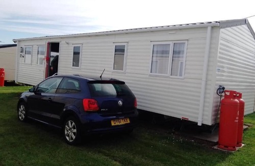 Great Yarmouth Cabin | 3 Bed, Sleeps 8 Caravan, California Cliffs Park