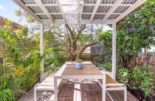 Newtown House | 3-Bed Victorian House with Alfresco Dining