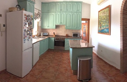 Alora Villa | 3 bed villa surrounded with tropical gardens with private pool 2 km from town.