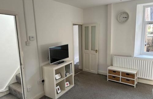 Maerdy House | 3 bed workers home Welsh Valleys