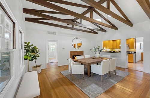 Upper East House | 3 Bedrm Garden Home Theatre Arts District - Walk!